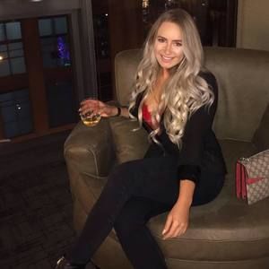 Meet your Posher, Nikol